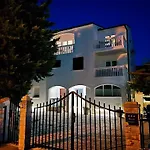 Marin Διαμέρισμα *