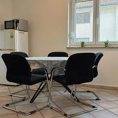 Apartman Marin *